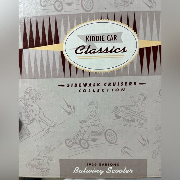 Hallmark 1939 Garton Batwing Scooter replica - Picture 5 of 6